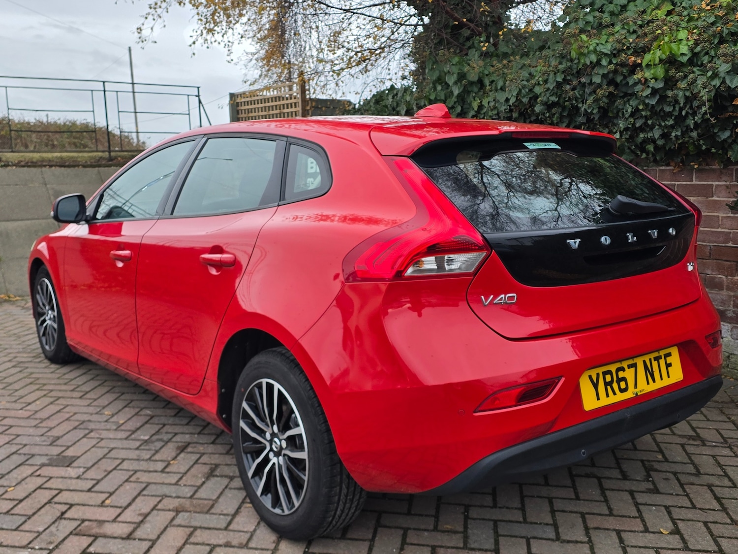 Used Volvo V40 2017 for sale - 76835035: Photo 5