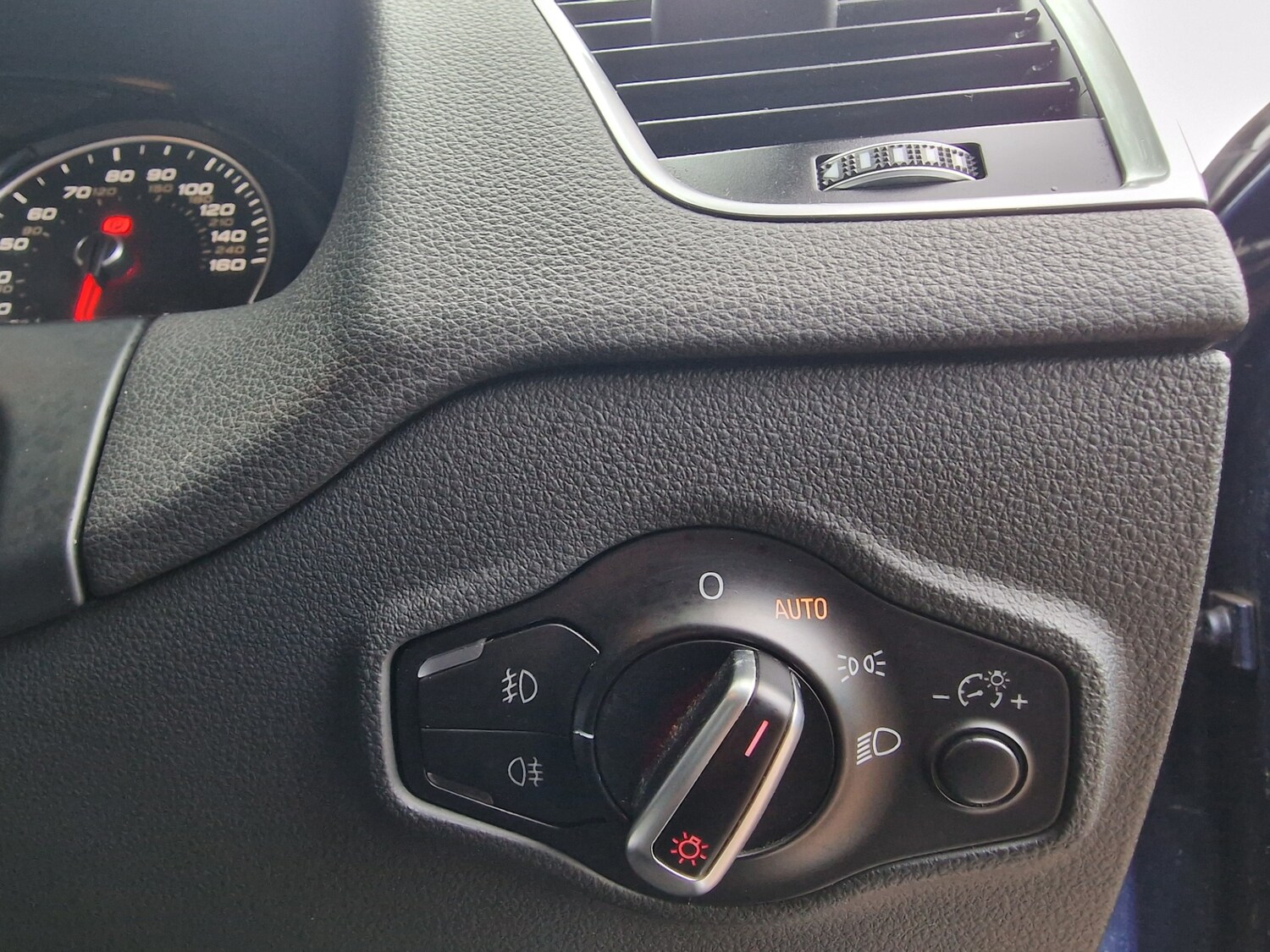 Used Audi Q5 2015 for sale - 77476859: Photo 13