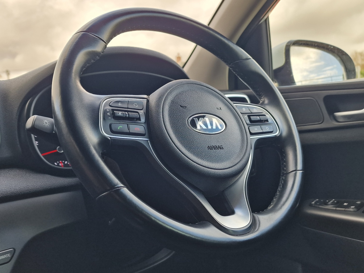 Used Kia Sportage 2017 for sale - 76392368: Photo 32