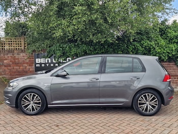 Used Volkswagen Golf 2019 for sale - 78801604: Photo