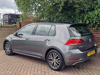 Used Volkswagen Golf 2019 for sale - 78801604: Photo