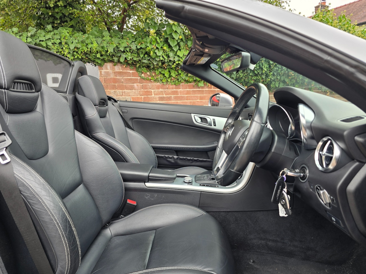 Used Mercedes-Benz SLK 2015 for sale - 76026347: Photo 12