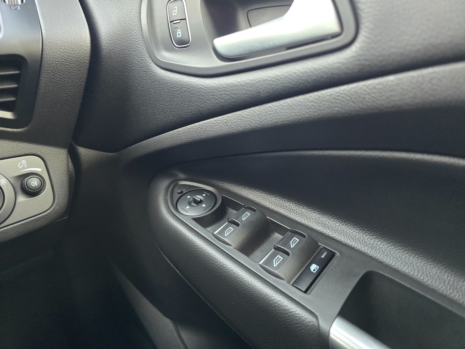 Used Ford Kuga 2018 for sale - 76652925: Photo 28