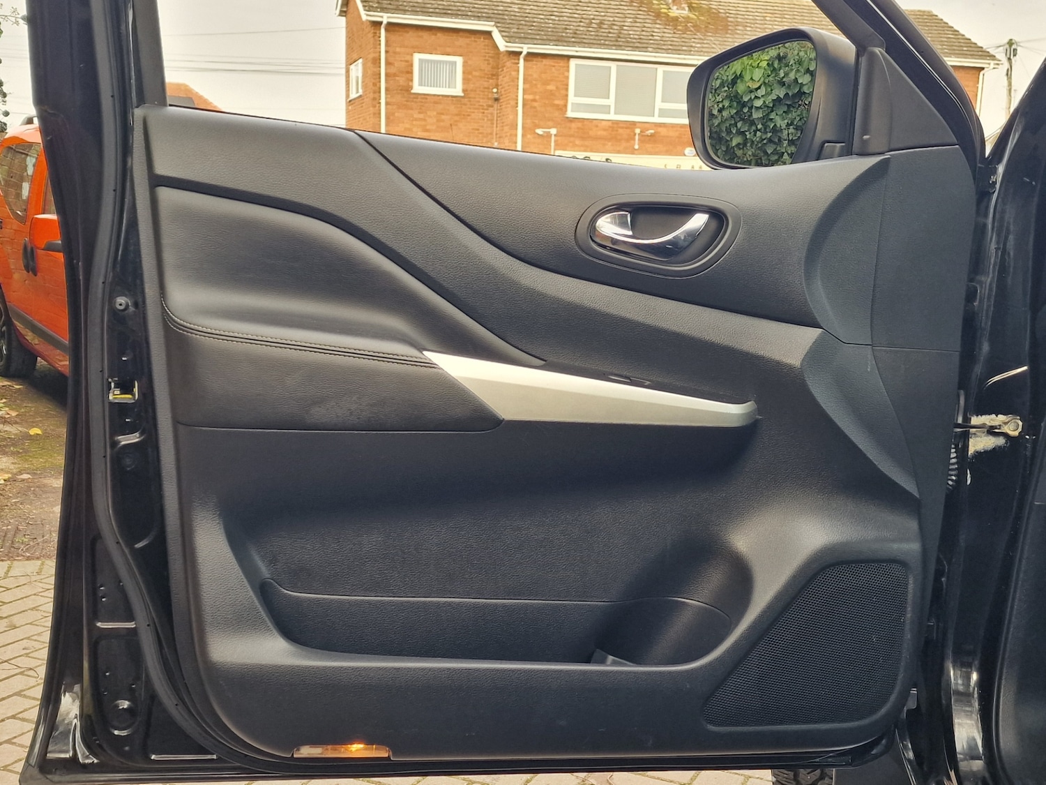 Used Nissan Navara 2017 for sale - 77801981: Photo 29