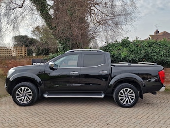 Used Nissan Navara 2017 for sale - 77801981: Photo