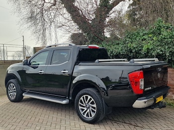 Used Nissan Navara 2017 for sale - 77801981: Photo