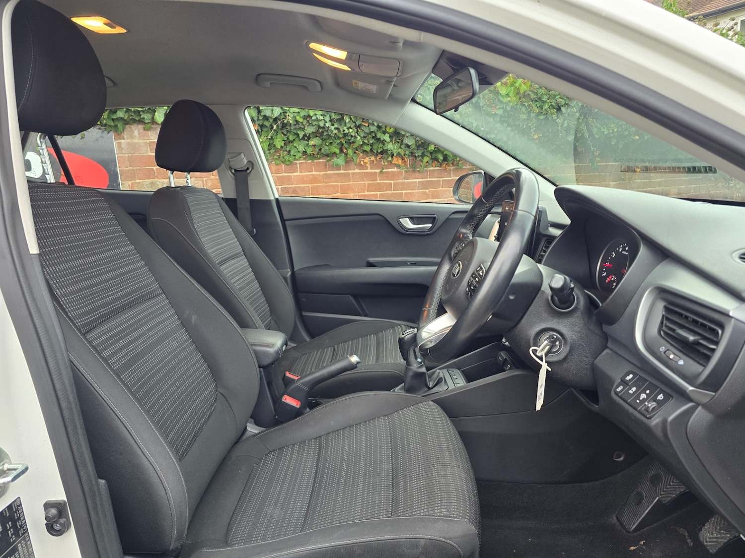 Used Kia Stonic 2020 for sale - 77025579: Photo 10