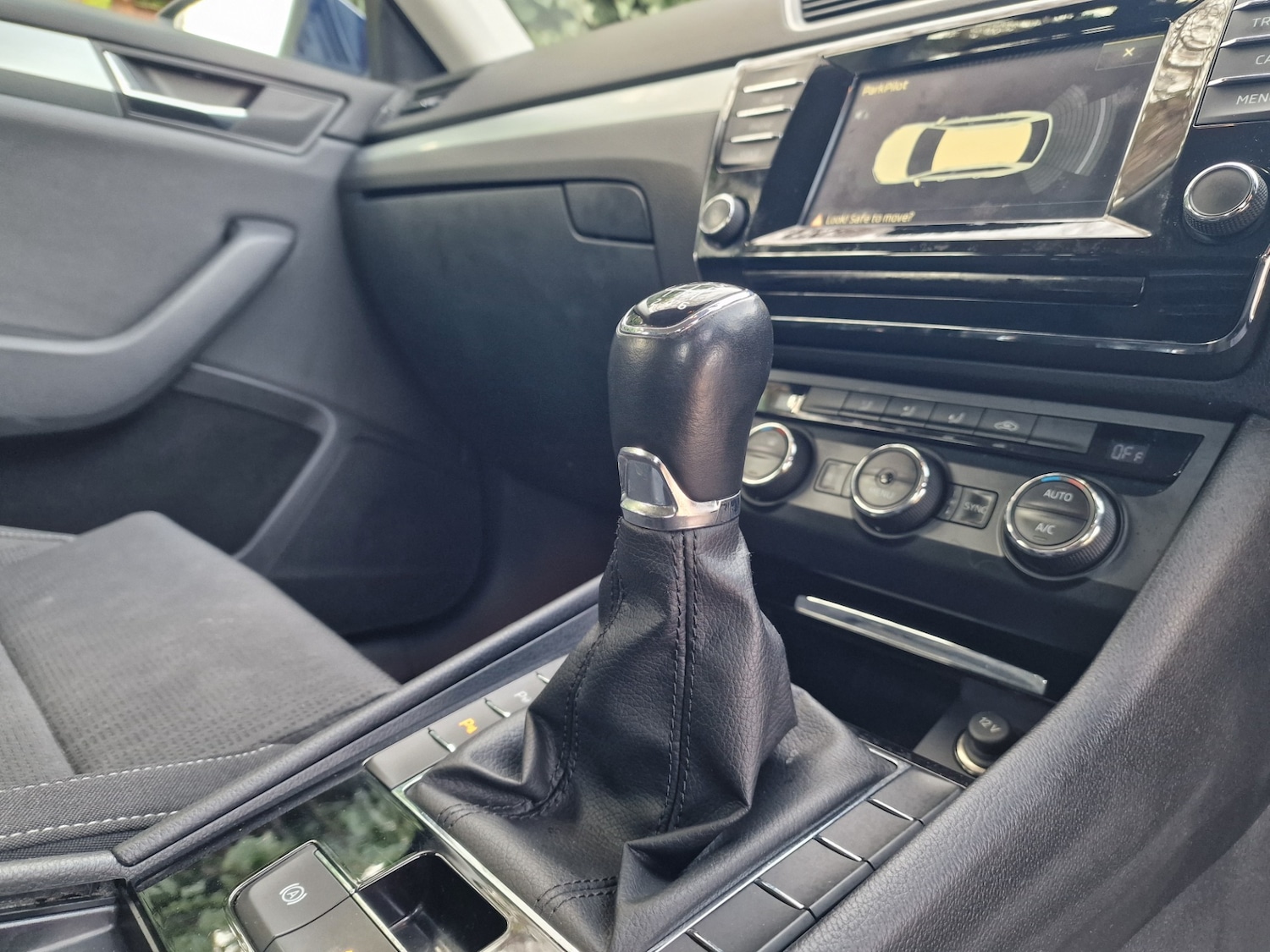 Used Skoda Superb 2016 for sale - 77952209: Photo 13