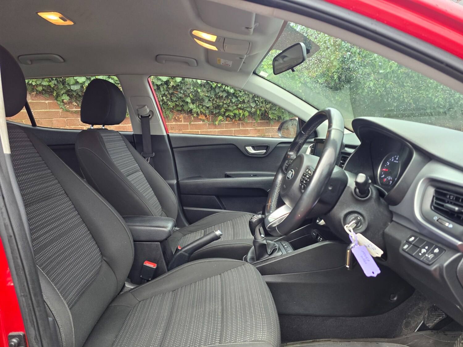 Used Kia Stonic 2019 for sale - 77619470: Photo 13