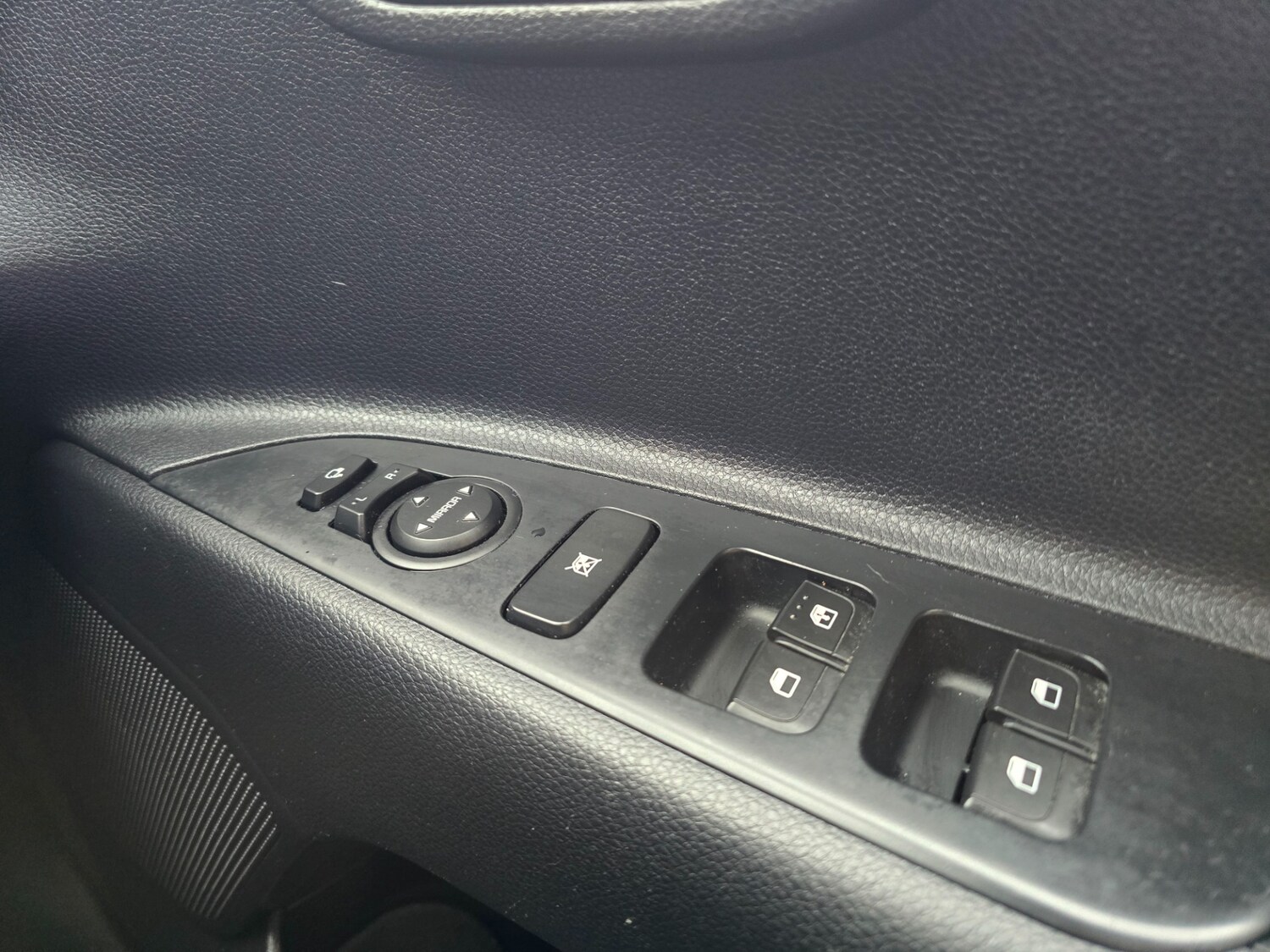 Used Kia Stonic 2019 for sale - 77619470: Photo 31