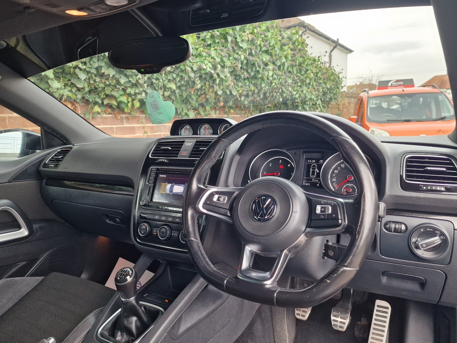 Used Volkswagen Scirocco 2017 for sale - 77776284: Photo 11