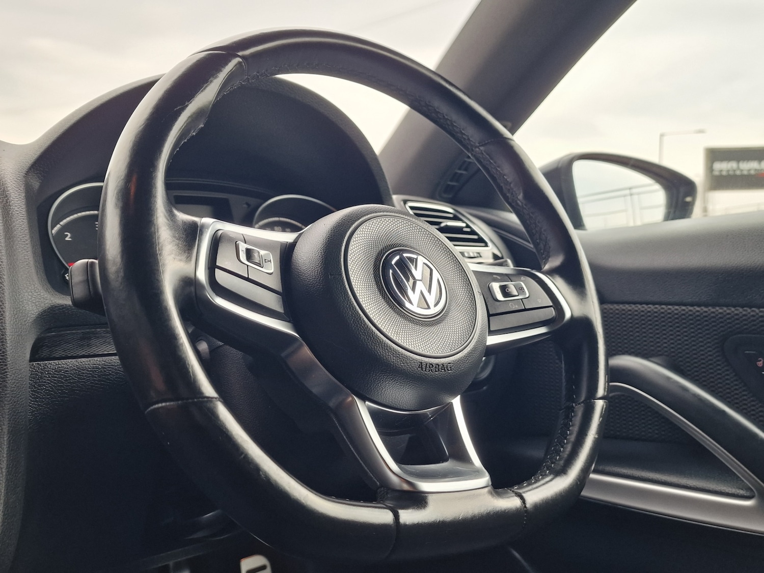 Used Volkswagen Scirocco 2017 for sale - 77776284: Photo 28