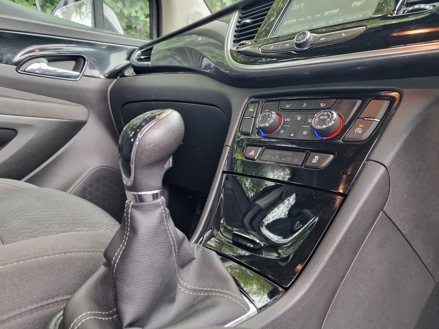 Used Vauxhall Mokka X 2017 for sale - 76193630: Photo 12