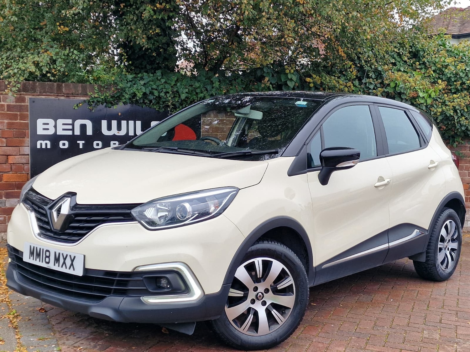 Used Renault Captur 2018 for sale - 76329839: Photo 1