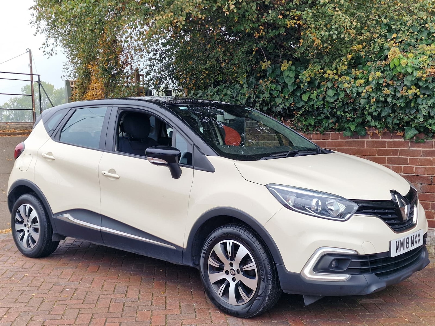 Used Renault Captur 2018 for sale - 76329839: Photo 8