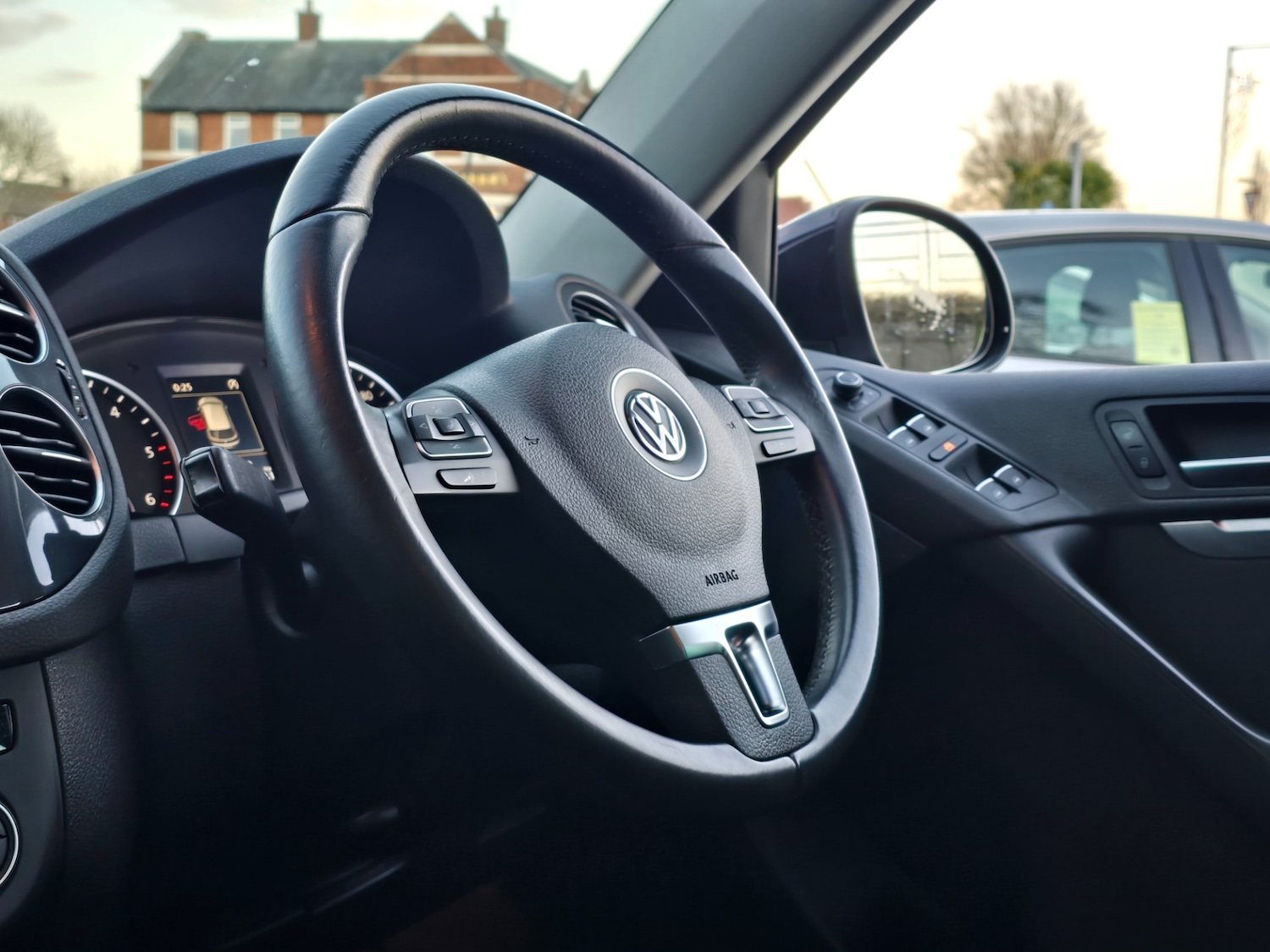 Used Volkswagen Tiguan 2016 for sale - 76960174: Photo 22