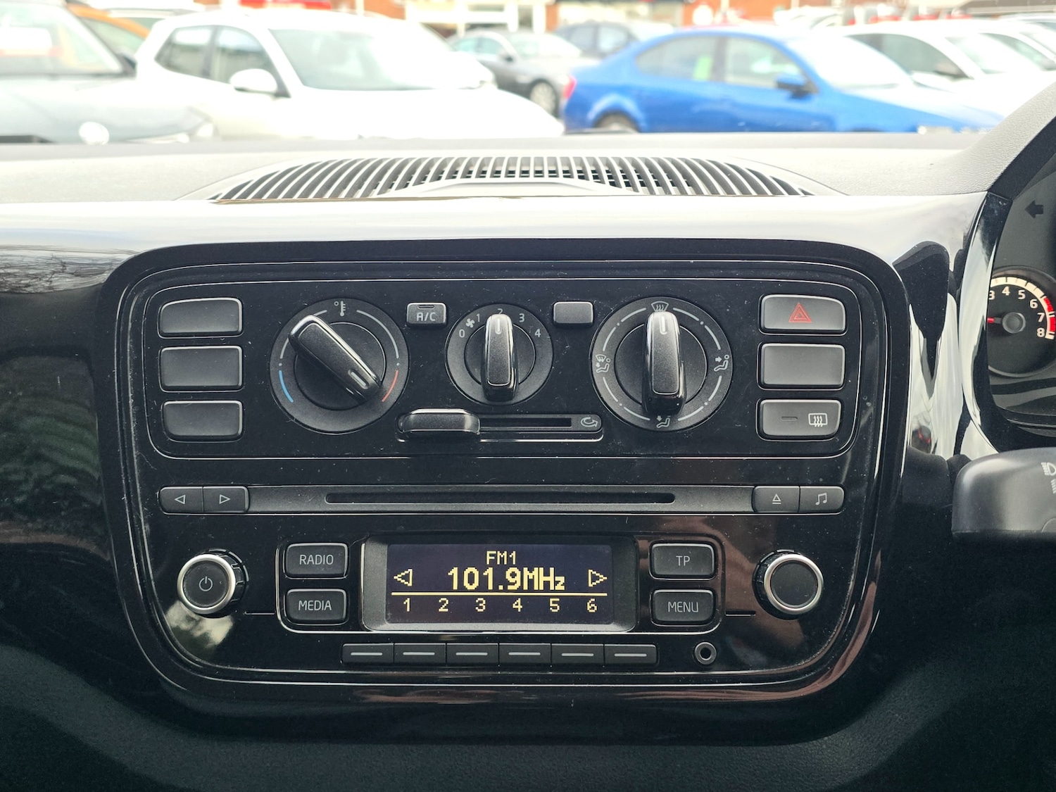 Used Volkswagen up! 2013 for sale - 77159462: Photo 23