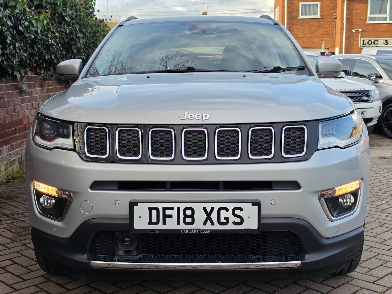 Used Jeep Compass 2018 for sale - 77880820: Photo 2