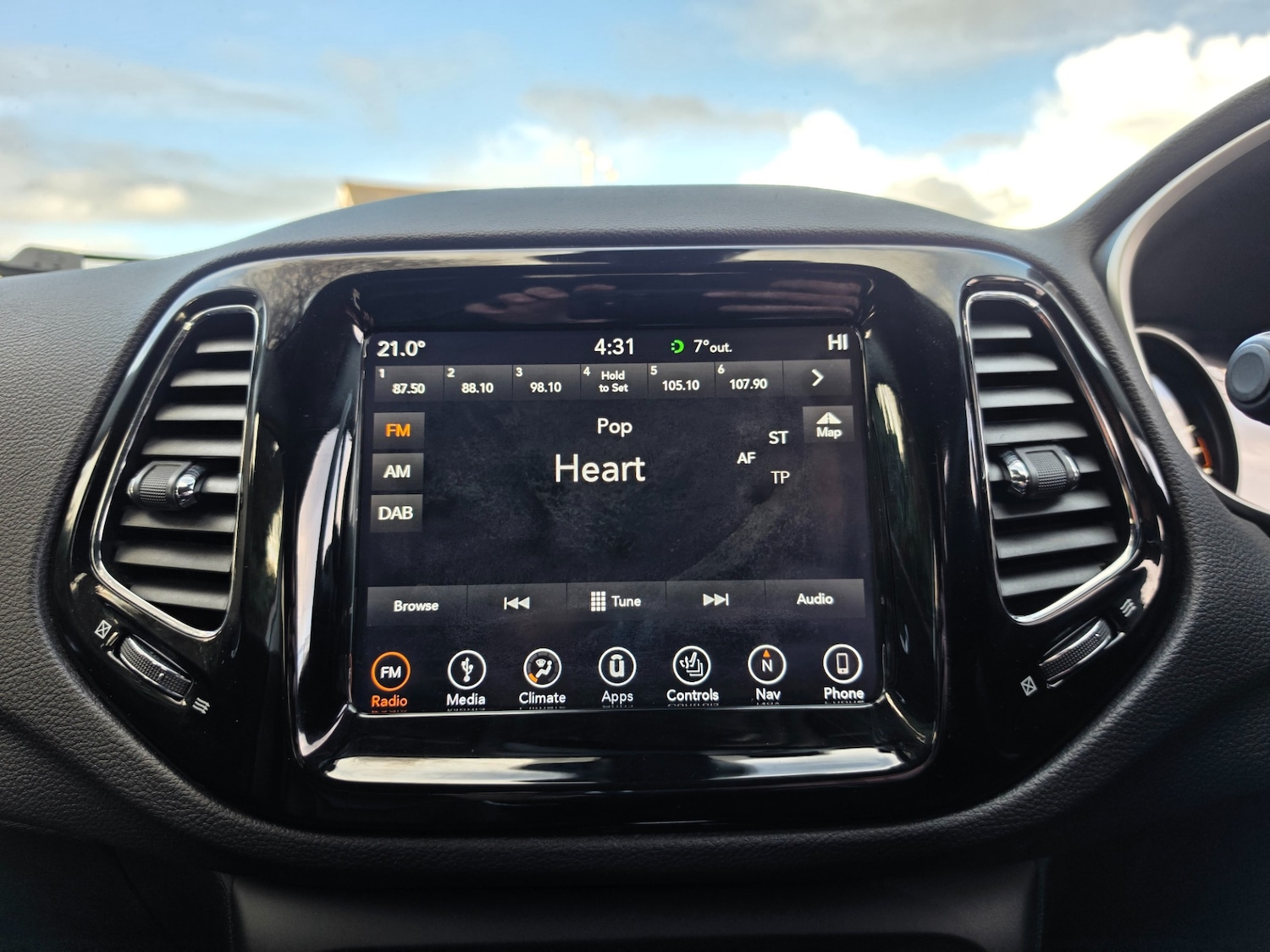 Used Jeep Compass 2018 for sale - 77880820: Photo 24