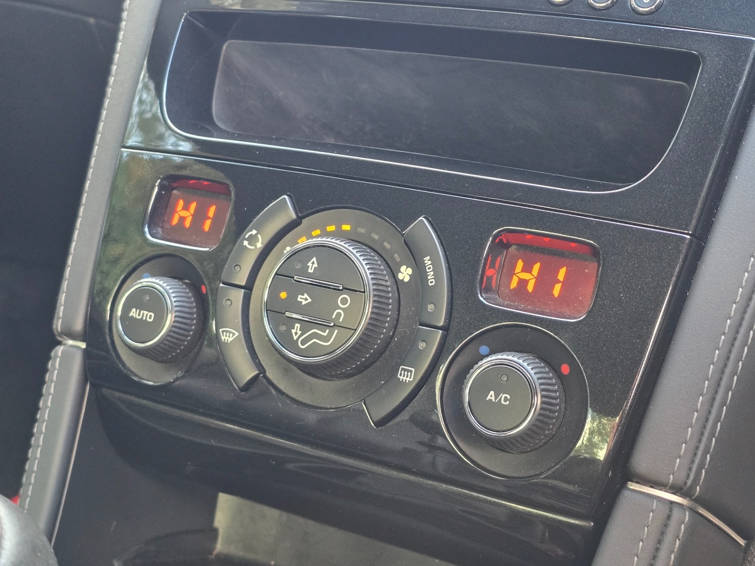 Used Peugeot RCZ 2014 for sale - 76384257: Photo 25