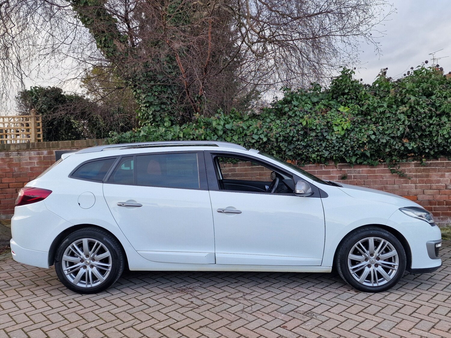 Used Renault Megane 2015 for sale - 77371734: Photo 8