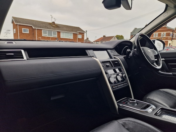 Used Land Rover Discovery Sport 2015 for sale - 76289685: Photo 15