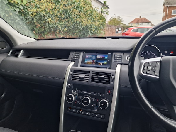 Used Land Rover Discovery Sport 2015 for sale - 76289685: Photo 23