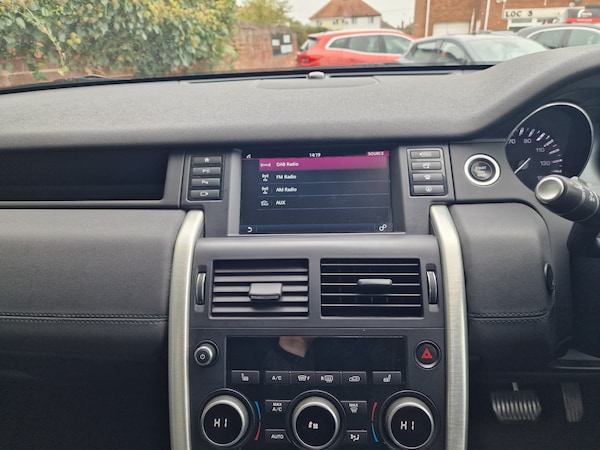 Used Land Rover Discovery Sport 2015 for sale - 76289685: Photo 24