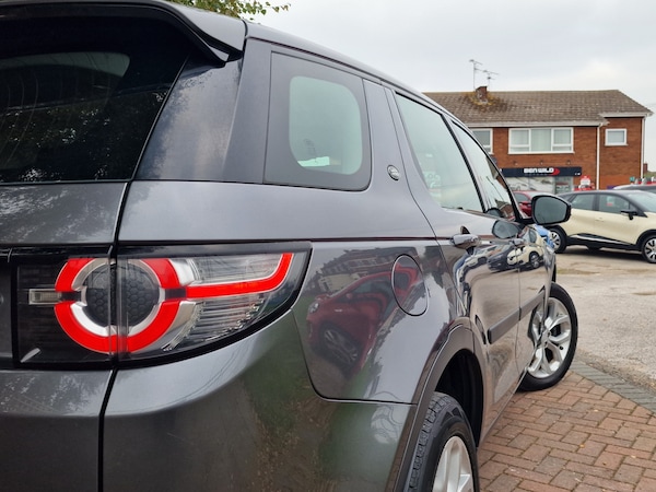 Used Land Rover Discovery Sport 2015 for sale - 76289685: Photo 25