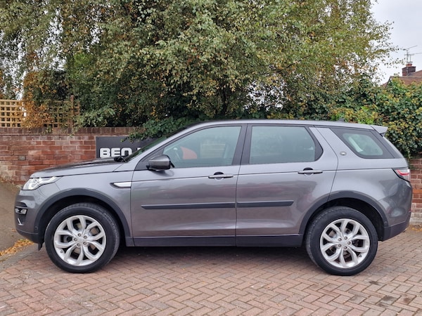 Used Land Rover Discovery Sport 2015 for sale - 76289685: Photo 2