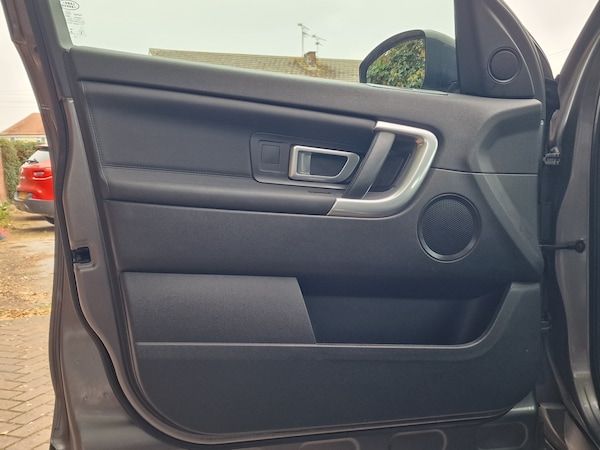 Used Land Rover Discovery Sport 2015 for sale - 76289685: Photo 30