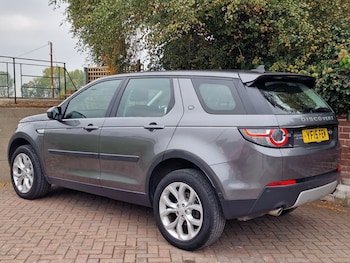 Used Land Rover Discovery Sport 2015 for sale - 76289685: Photo 3