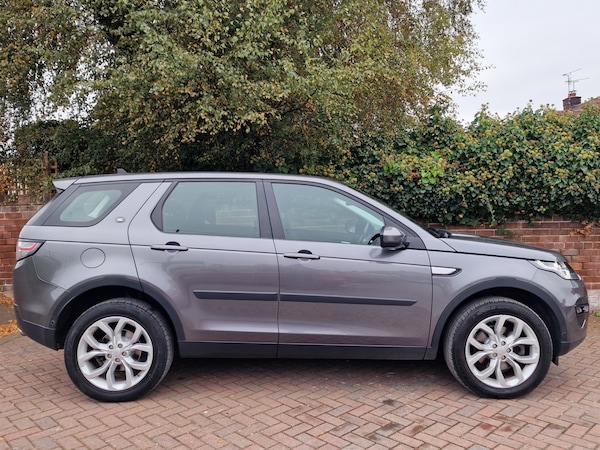 Used Land Rover Discovery Sport 2015 for sale - 76289685: Photo 8