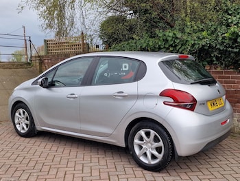 Used Peugeot 208 2018 for sale - 78288878: Photo