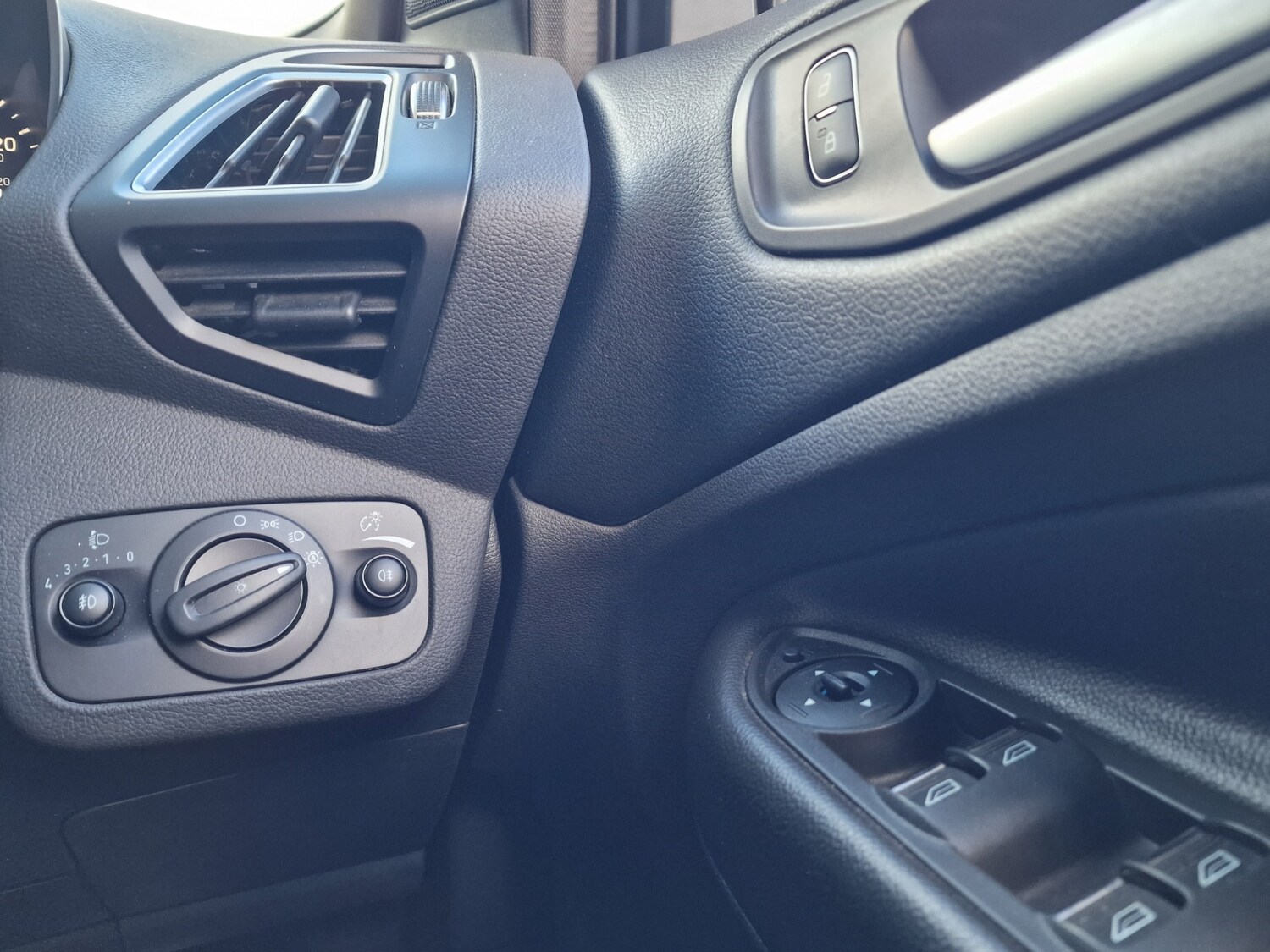 Used Ford Kuga 2019 for sale - 76615877: Photo 25