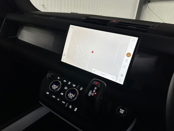Used Land Rover Defender 2025 for sale - 76235793: Photo 15
