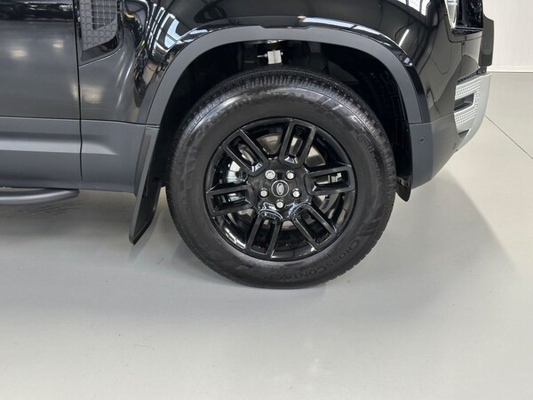 Used Land Rover Defender 2025 for sale - 76235793: Photo 28