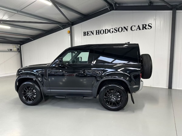 Used Land Rover Defender 2025 for sale - 76235793: Photo 4