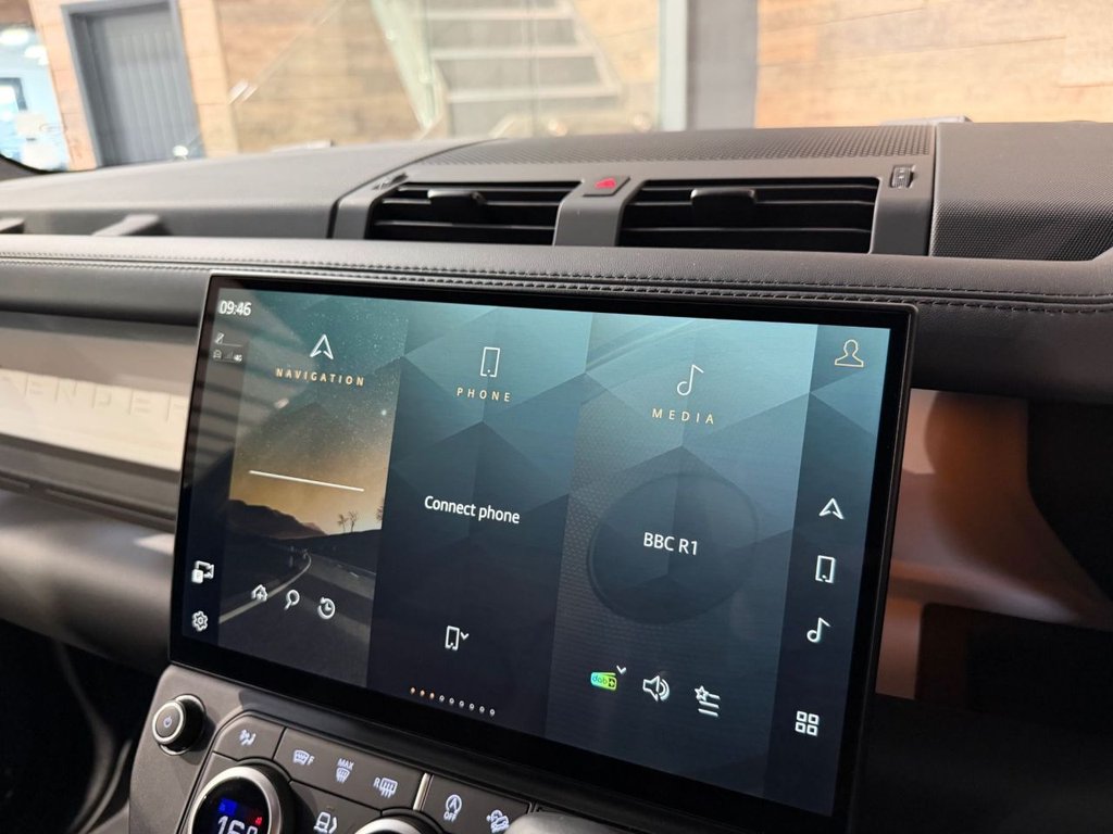 Used Land Rover Defender 110 2026 for sale - 78181804: Photo 11