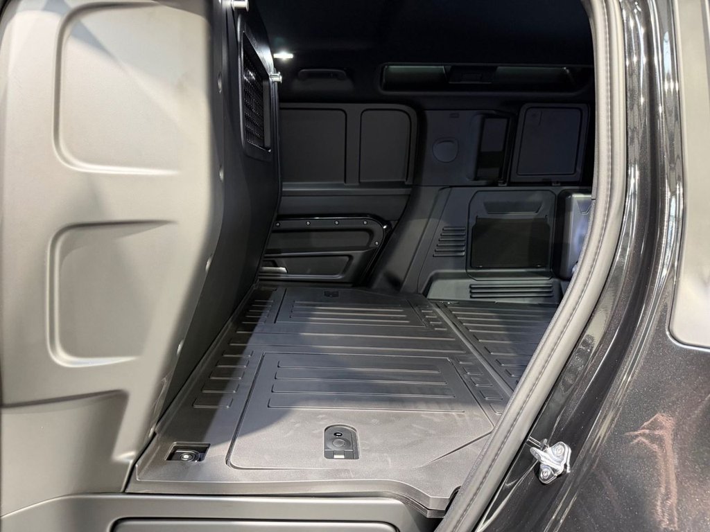 Used Land Rover Defender 110 2026 for sale - 78181804: Photo 23