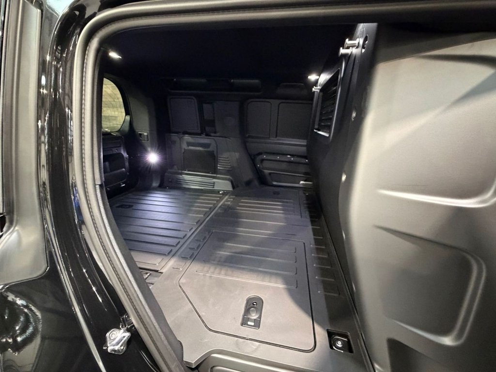 Used Land Rover Defender 110 2026 for sale - 78181804: Photo 25