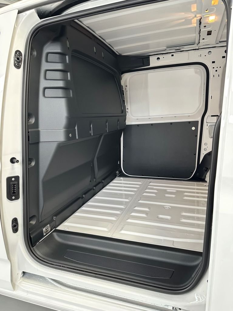 Used Volkswagen Caddy Maxi 2024 for sale - 76361607: Photo 30