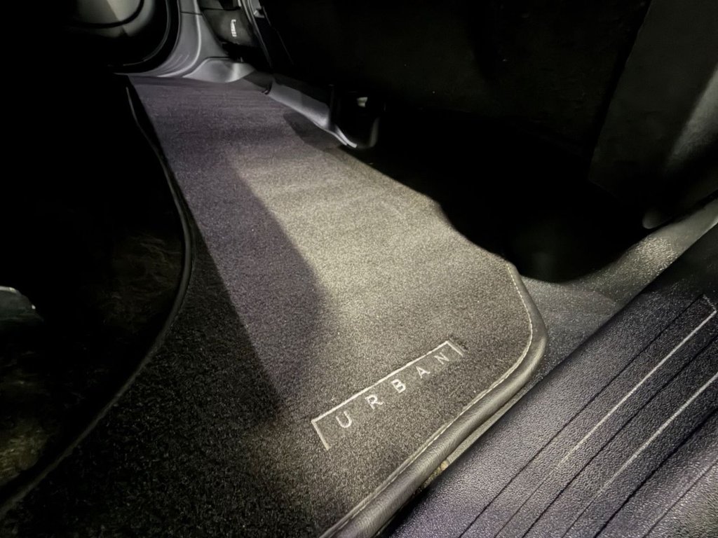 Used Land Rover Defender 2021 for sale - 76855223: Photo 17