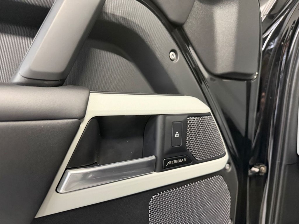 Used Land Rover Defender 2021 for sale - 76855223: Photo 31