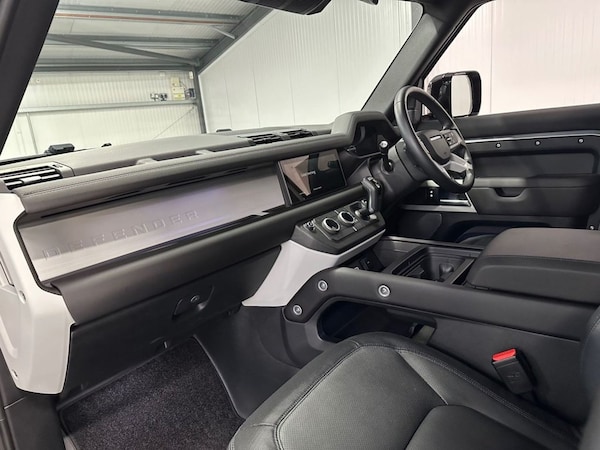 Used Land Rover Defender 2024 for sale - 76322886: Photo 14