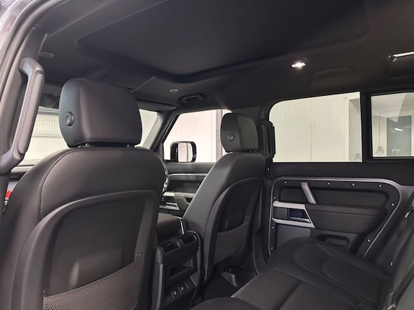 Used Land Rover Defender 2024 for sale - 76322886: Photo 18