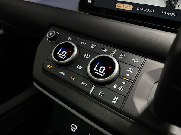 Used Land Rover Defender 2024 for sale - 76322886: Photo 28