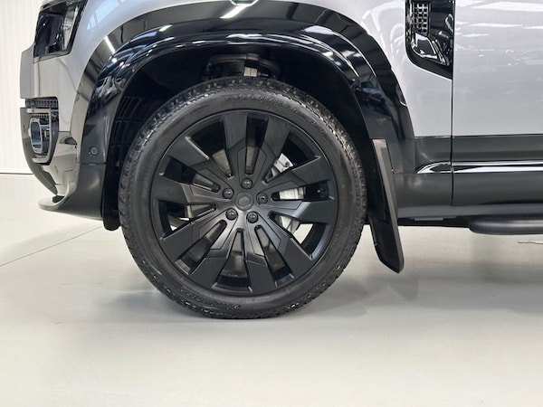 Used Land Rover Defender 2024 for sale - 76322886: Photo 34