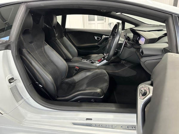 Used Lamborghini Huracan 2018 for sale - 76248528: Photo 11