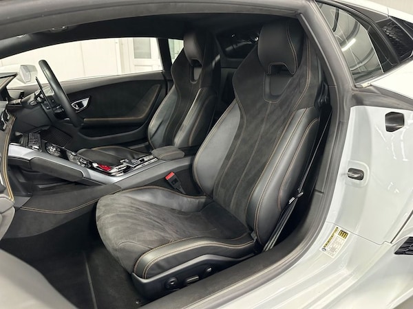 Used Lamborghini Huracan 2018 for sale - 76248528: Photo 16